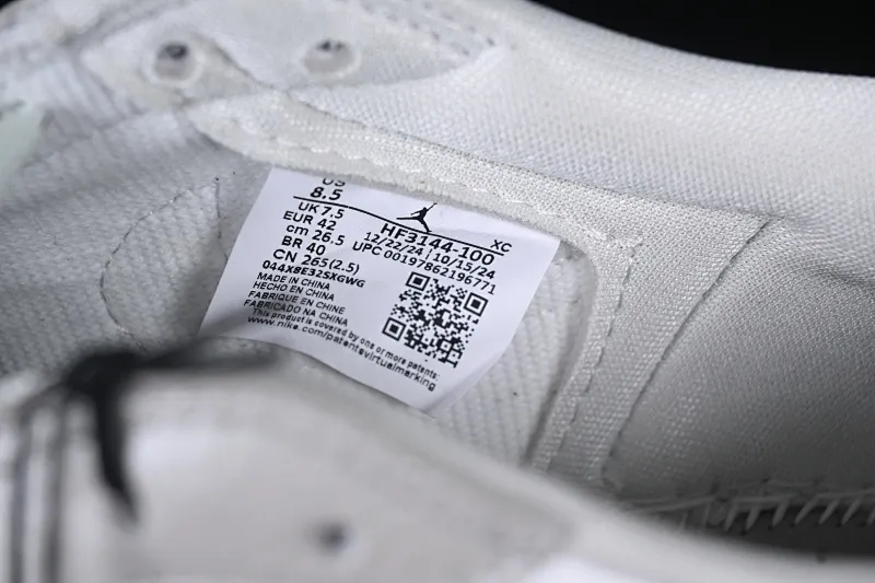 All Categories Air Jordan Jordan Series Basketball Shoes Air Jordan 1 Low Air Jordan 1 Low OG "CNY" AJ1 Joe 1 Year of the Snake Limited Silver Snake Low-top Retro Basketball Shoes HF3144-100